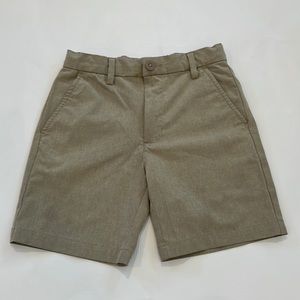 Boys Vineyard Vines performance breaker shorts beige size 5